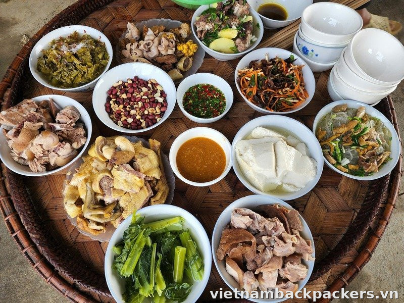gà chạy bộ