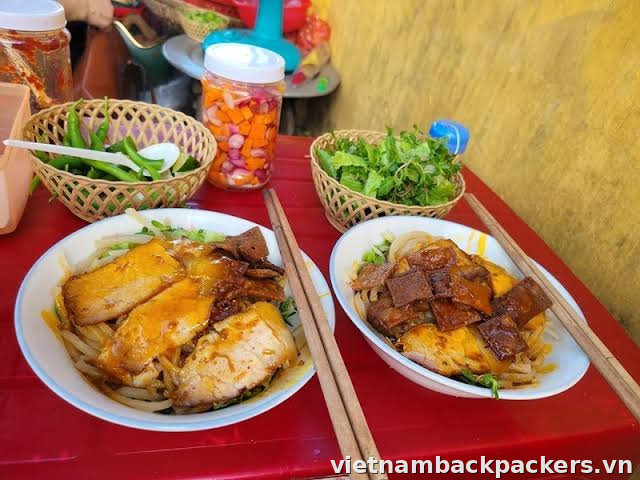 Chua, cay và mặn: thêm từng chút sau khi nếm