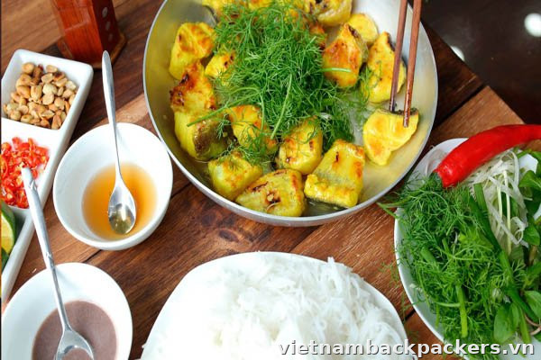 Nước chấm: nếm ít trước, không chan đẫm ngay từ đầu