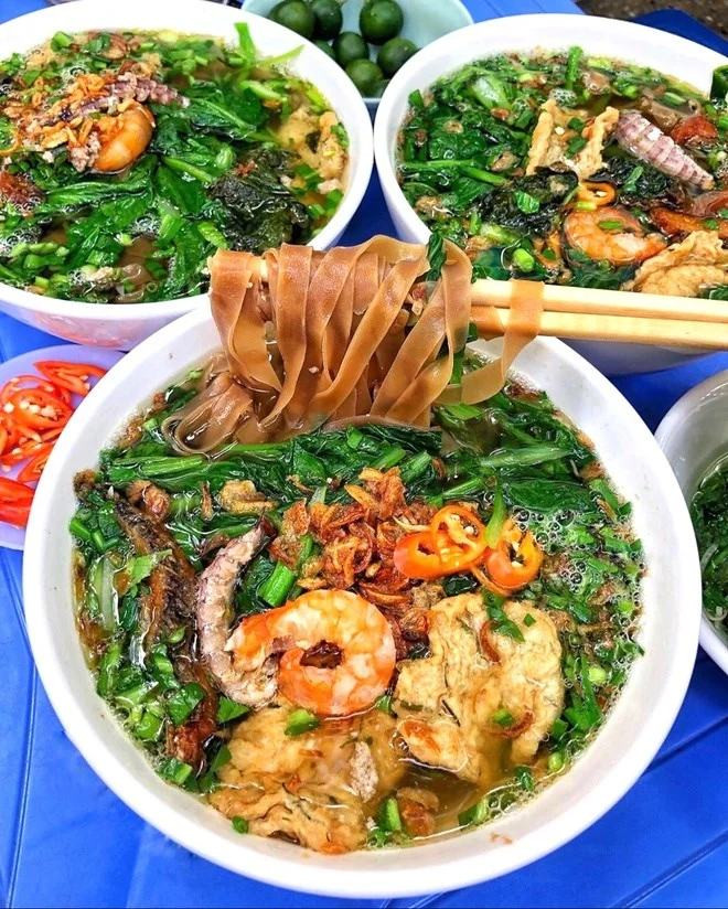 Bánh đa cua Hải Phòng: how to order and enjoy it while backpacking