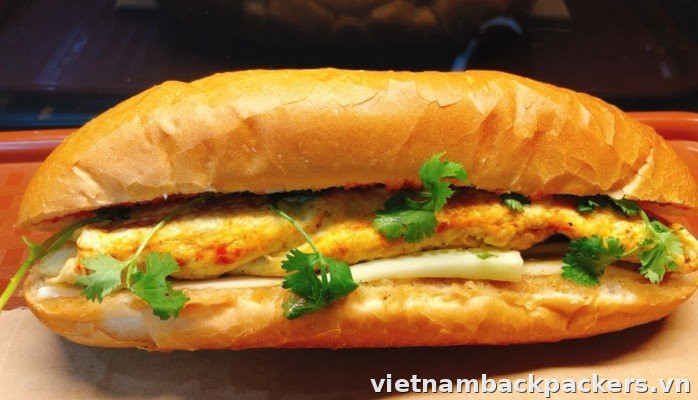 Trứng: hỏi có kèm pa-tê hoặc chả không