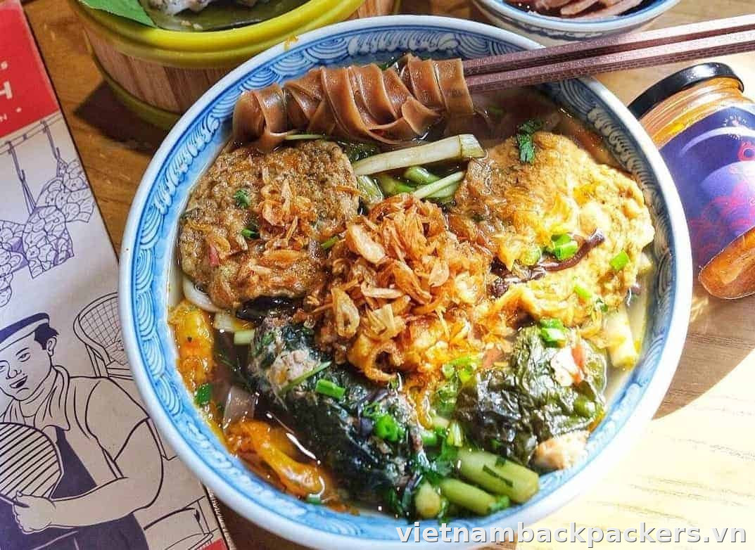 Hành phi, tóp mỡ: xin ít nếu muốn bát nhẹ hơn