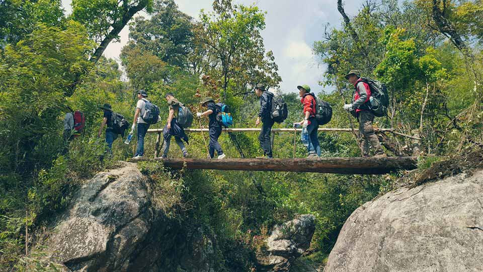 Kinh nghiệm treking Fansipan tự túc [Cập nhật 2018]