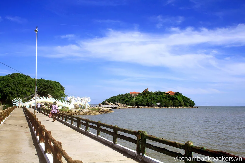 Hòn Đá Bạc
